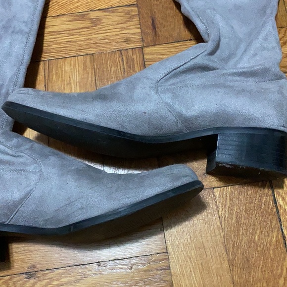 Charles David grey suede boots - Picture 2 of 3